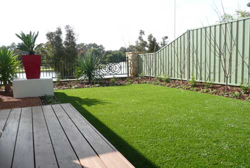 Fencing To Enhance The Garden Atmosphere